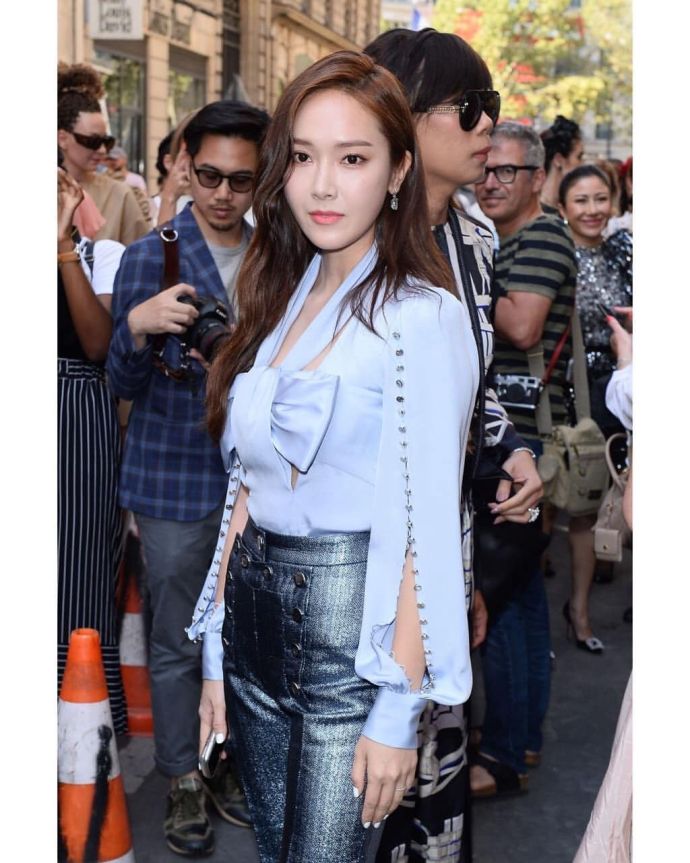 韩国美女明星郑秀妍Jessica巴黎时装周街拍图片 3