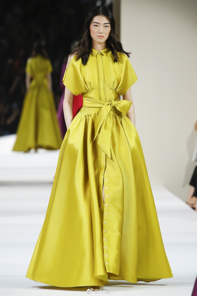 Alexis Mabille Couture F/W 2018以清新和性感为主题的礼 4