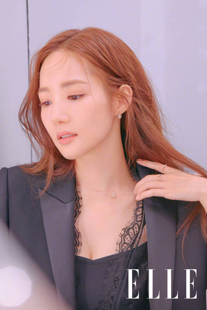 韩国美女演员朴敏英《ELLE》6月刊画报公开 4