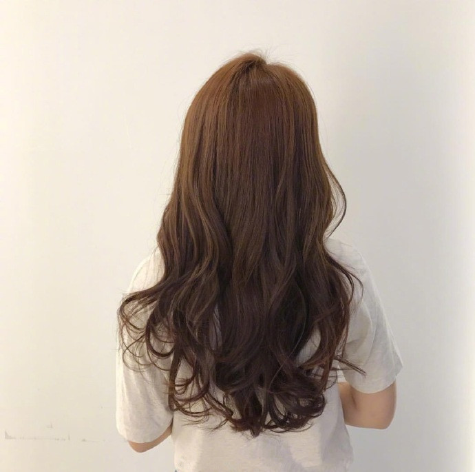 自然空气感卷发美女自拍 7