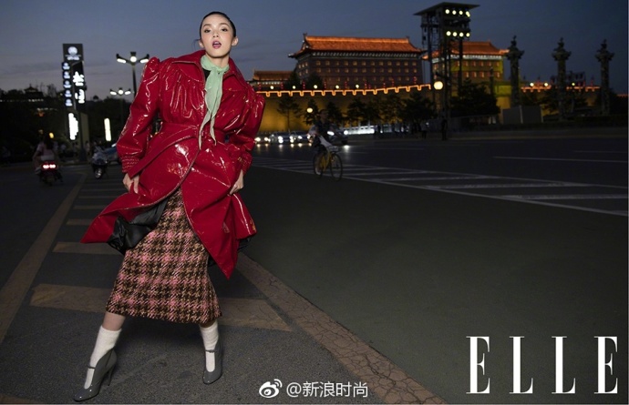 国际超模雎晓雯再登《ELLE 》封面曝光一组时尚大 9