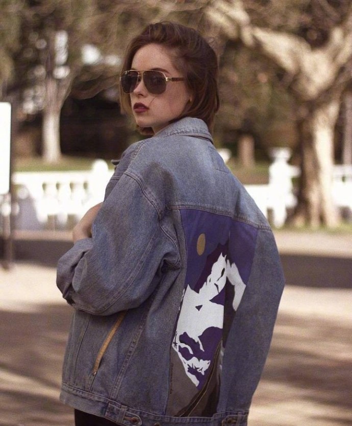 97年的俄罗斯时尚博主Elizabeth Stuart穿搭风格率性 5