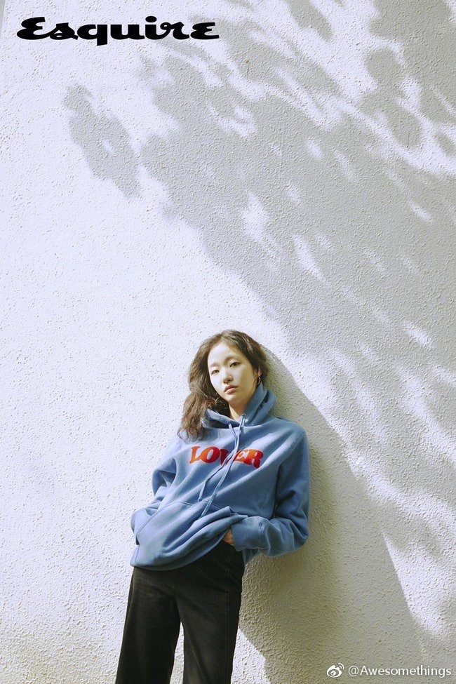 韩国美女明星金高银素颜登上韩国版《Esquire》 3