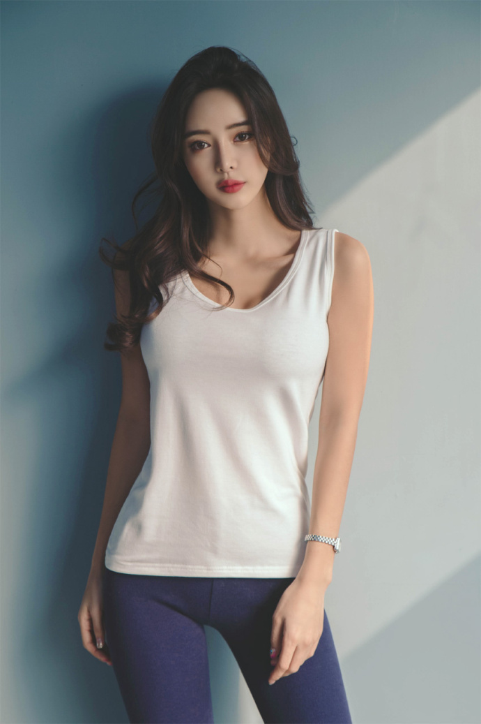 清纯美女图片:这小细腿穿什么都好看 3