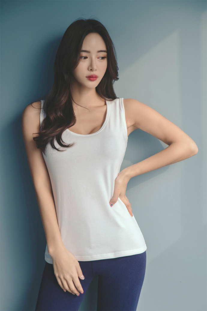 清纯美女图片:这小细腿穿什么都好看 5