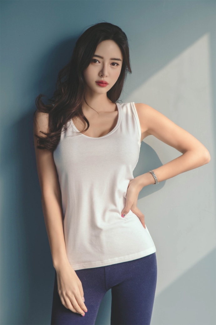 清纯美女图片:这小细腿穿什么都好看 8