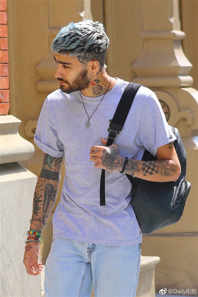 欧美男明星帅哥美渣Zayn Malik蓝色发型纽约出街街 6