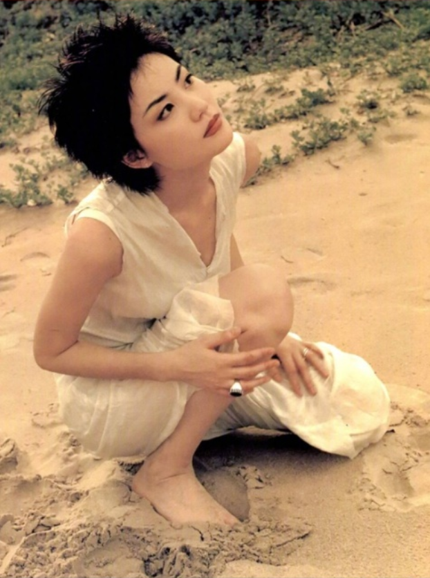 90年代的时尚指标王菲早期写真合集 30