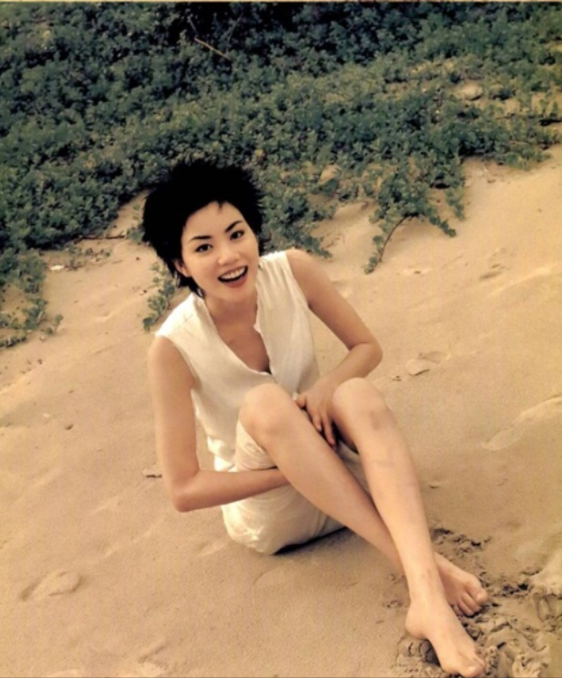 90年代的时尚指标王菲早期写真合集 33