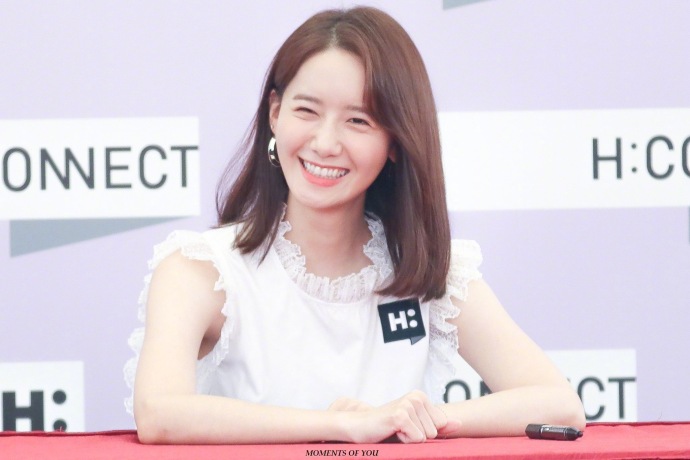 韩国美女明星林允儿新加坡见面会图片 2