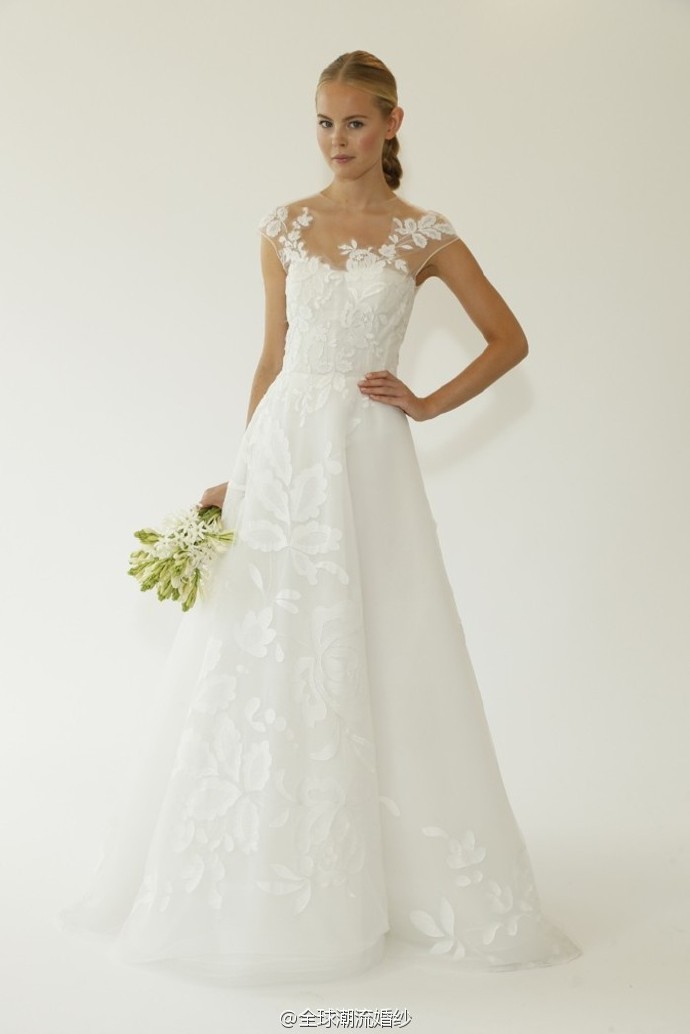 Oscar de la Renta Bridal Fall都说女人穿上婚纱的那一刻