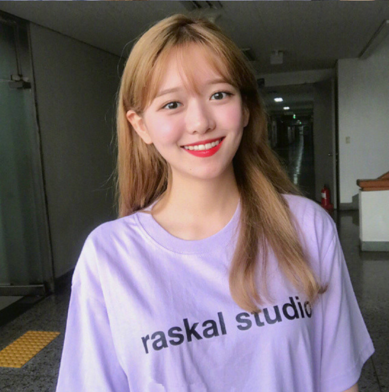 笑颜超甜的元气美少女图片 4