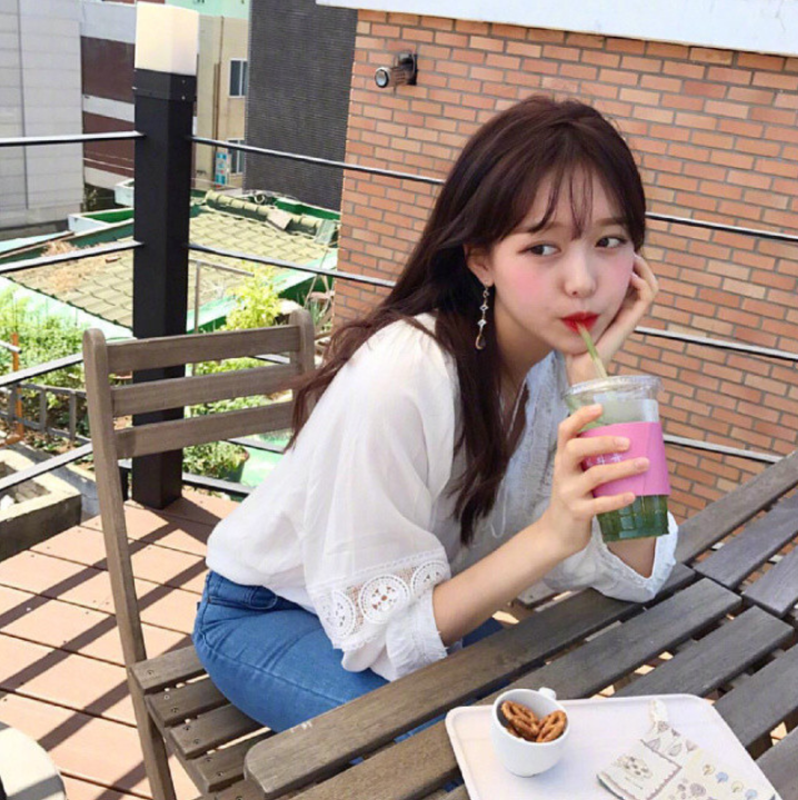 笑颜超甜的元气美少女图片 12