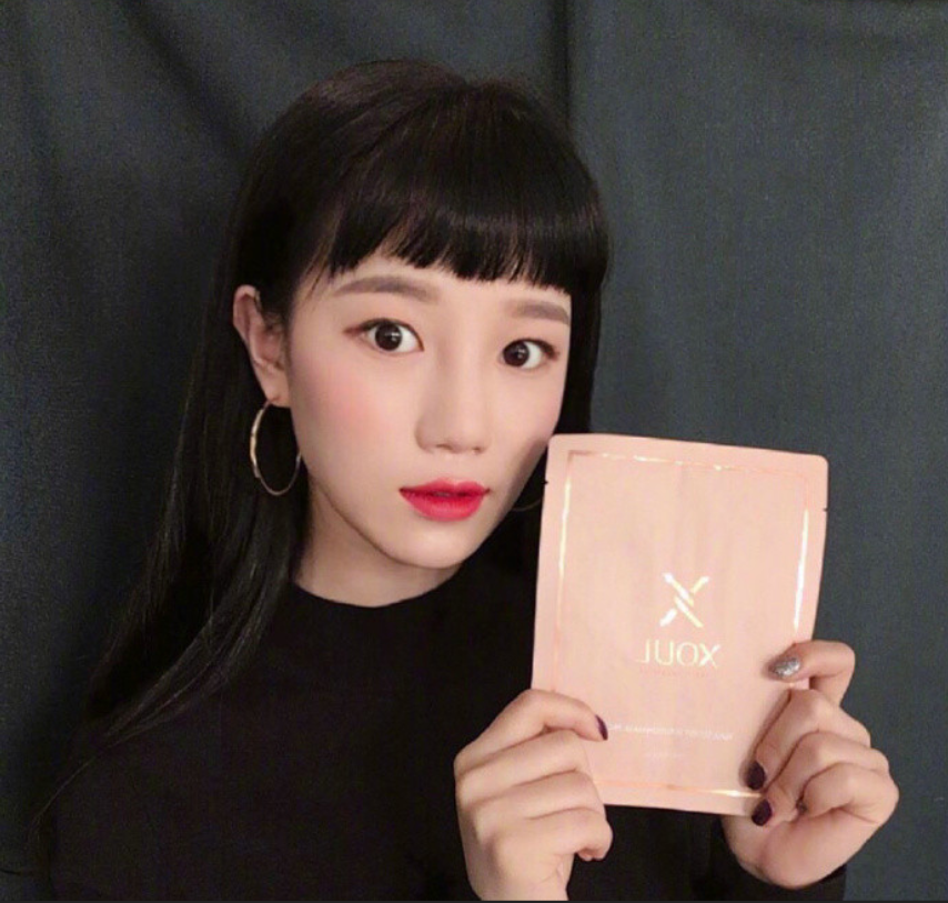 可爱感十足的超短刘海清纯美女图片 16