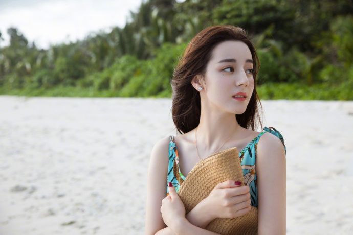 新疆美女明星迪丽热巴在塞舌尔俏皮甜美可爱图 6