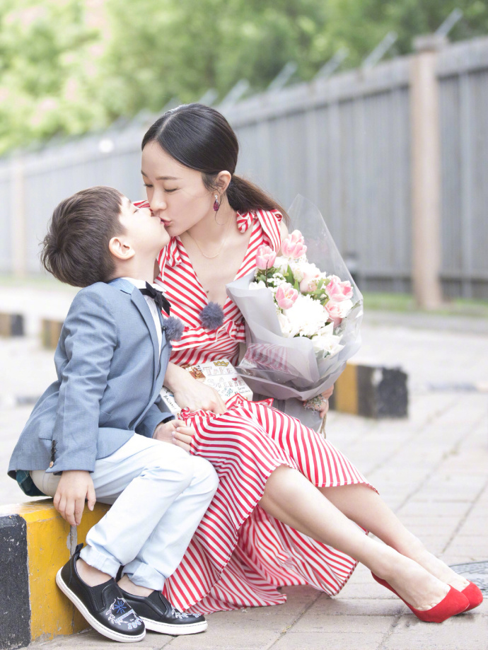内地美女明星霍思燕少女心十足的日常穿搭参考 11