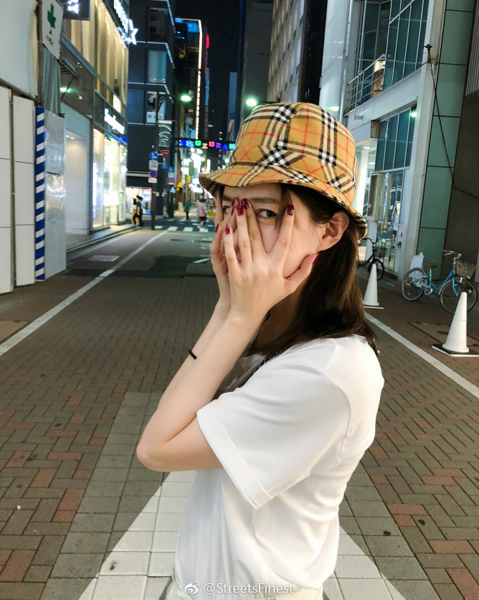 大长腿美女明星江疏影东京游玩照出游穿搭示范 7