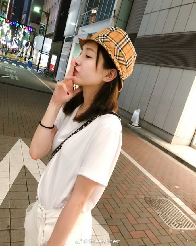 大长腿美女明星江疏影东京游玩照出游穿搭示范 8
