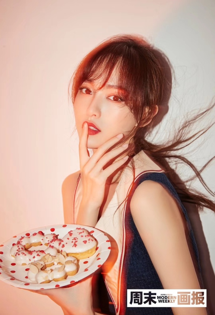 上海美女明星唐嫣成熟魅惑最新时尚画报出炉 4