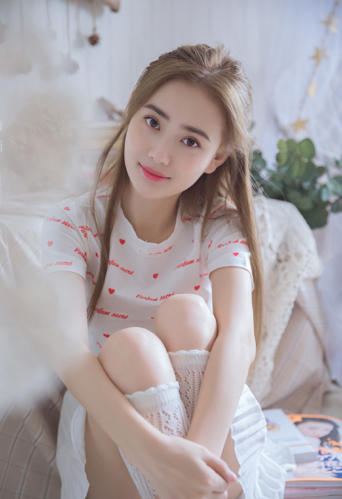 极品性感美女丝袜美腿私房写真 2
