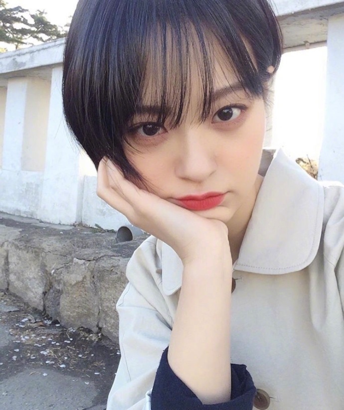 韩国短发女生可爱自拍照 5