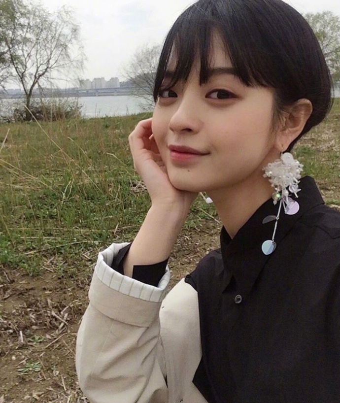 韩国短发女生可爱自拍照 6