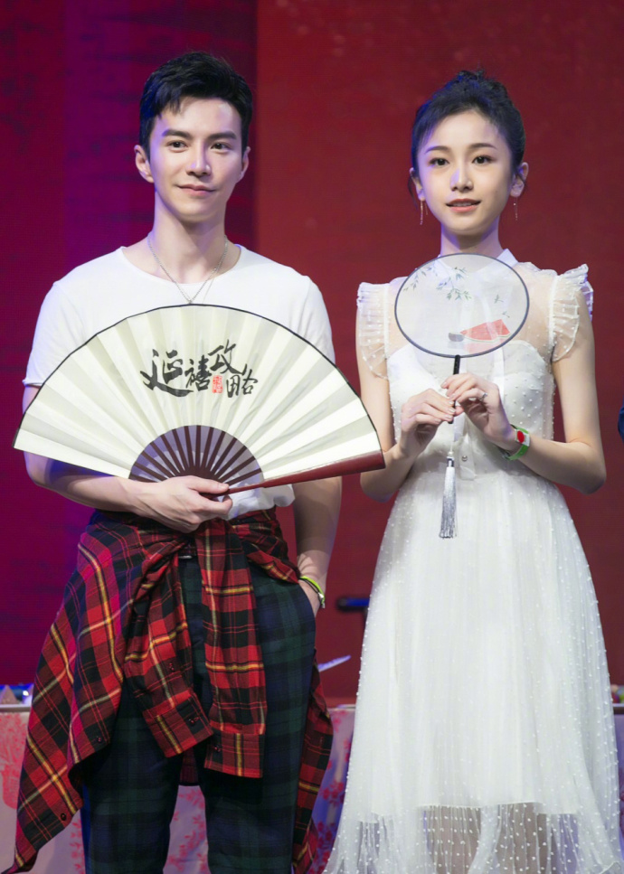 海兰察和明玉cp在《延禧攻略》庆功会上终于完婚
