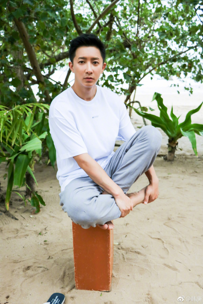 韩庚图片_东北男明星韩庚搞笑游玩照 2