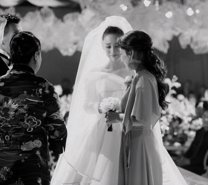 大眼美女明星张馨予何捷婚纱图片 14