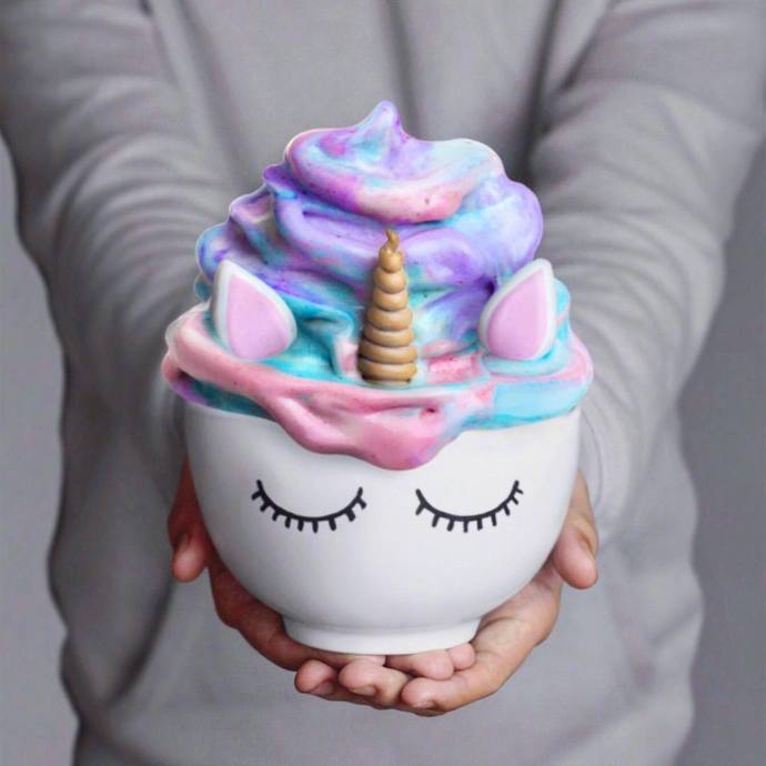 萌萌的阳光彩虹独角兽美食图片