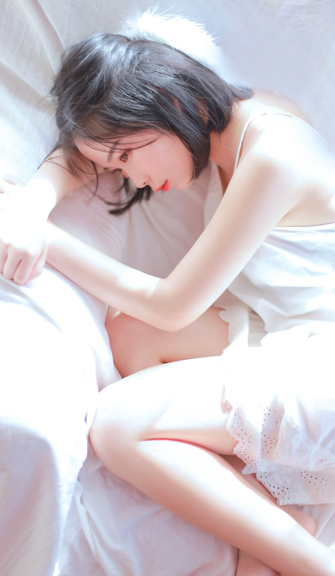清纯吊带衫美女图片_性感吊带美女写真 5