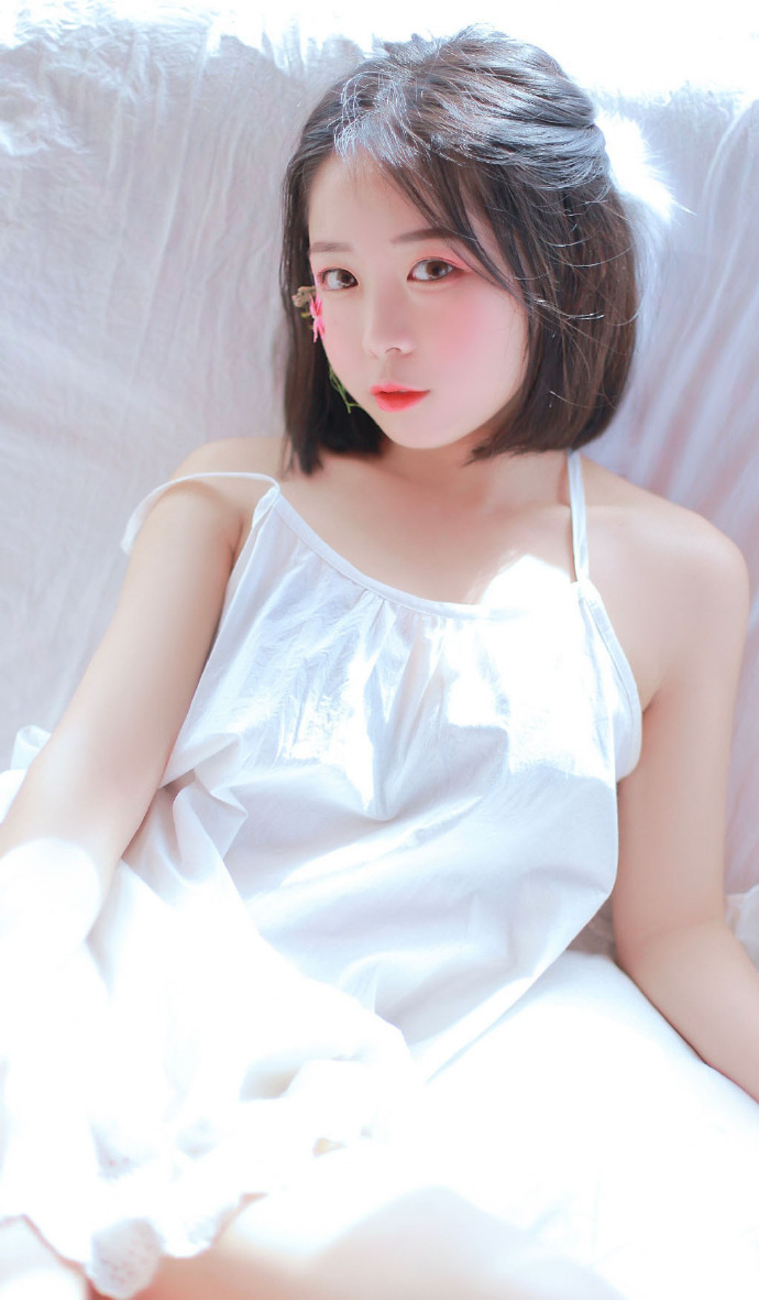 清纯吊带衫美女图片_性感吊带美女写真 9