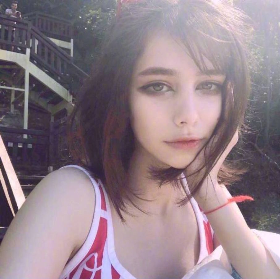 00后萝莉俄罗斯美女模特Alisa小姐姐图片 11
