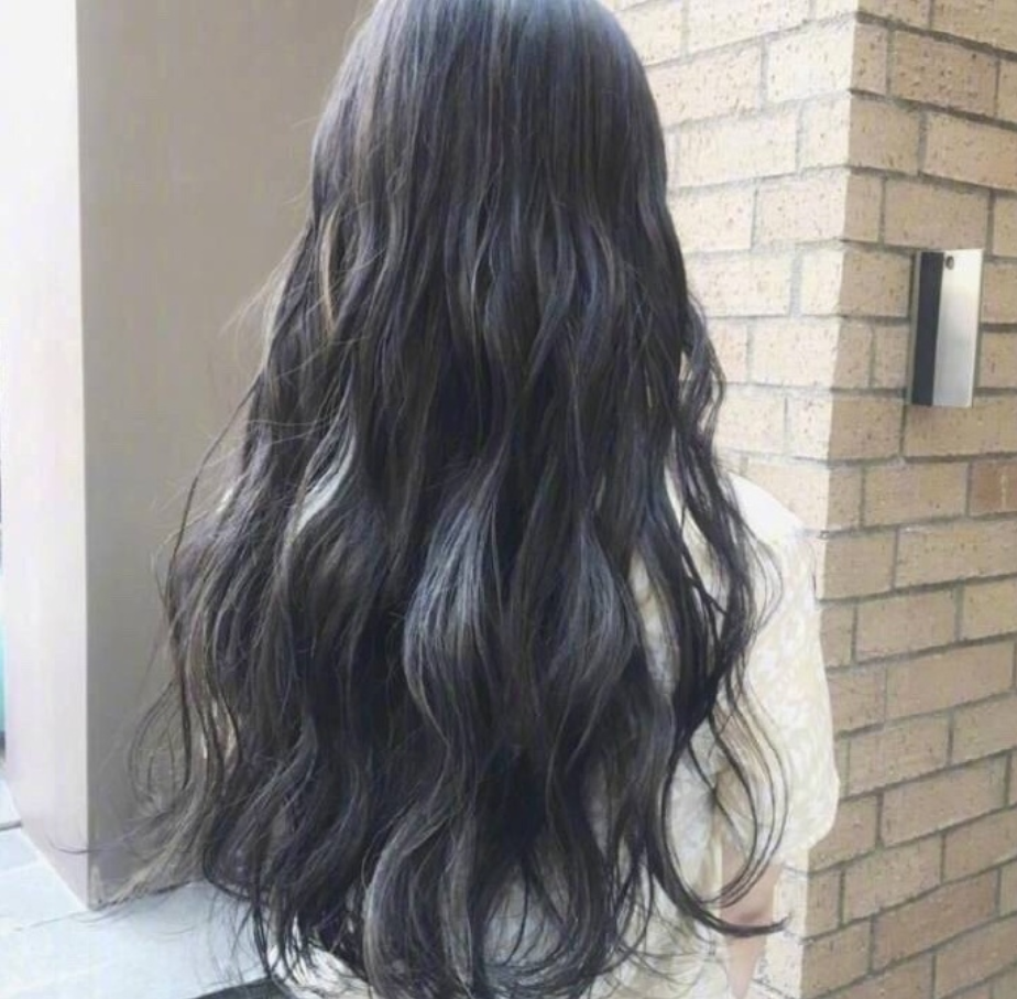 18款中长卷发发型图片_最流行女人味发型 7