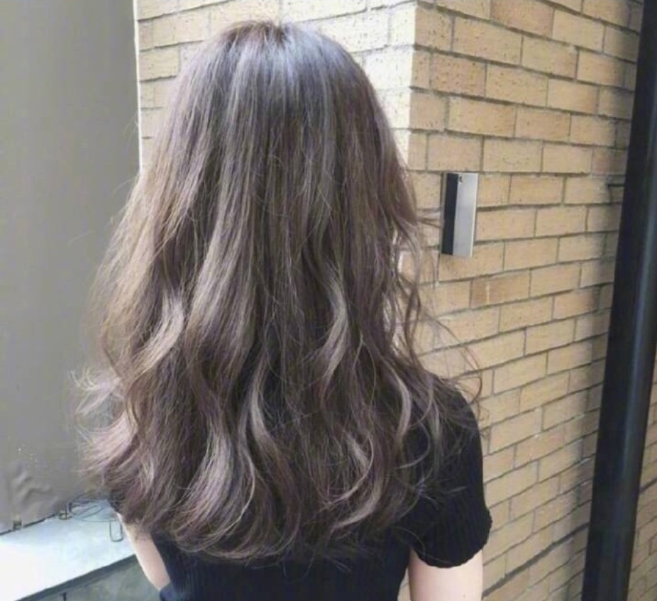 18款中长卷发发型图片_最流行女人味发型 16