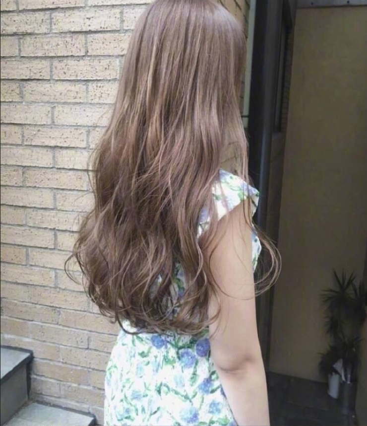 18款中长卷发发型图片_最流行女人味发型 17