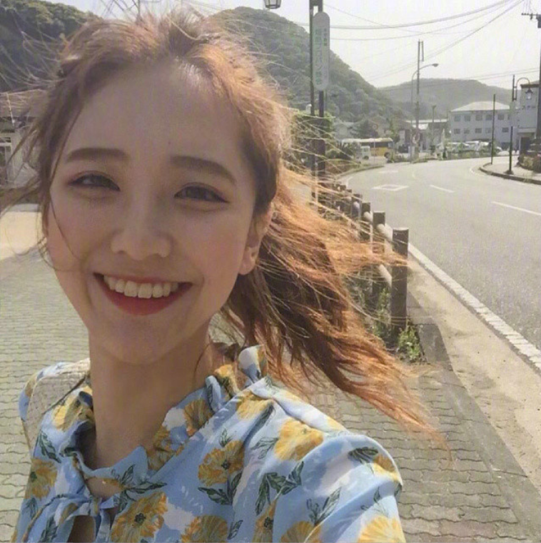 圆脸美女自拍_圆脸适合发型蛋卷头发型图片 12