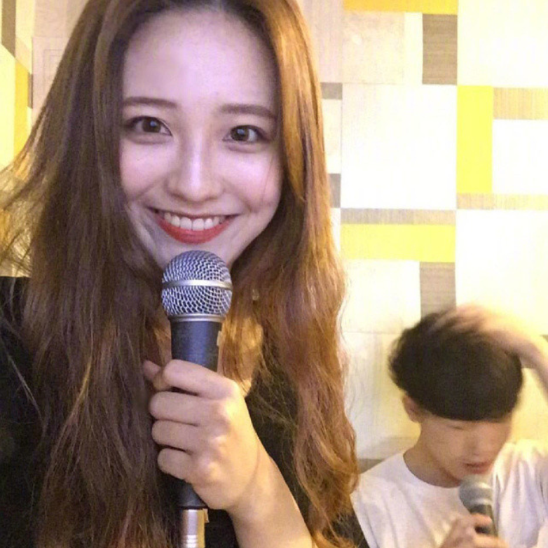 圆脸美女自拍_圆脸适合发型蛋卷头发型图片 18