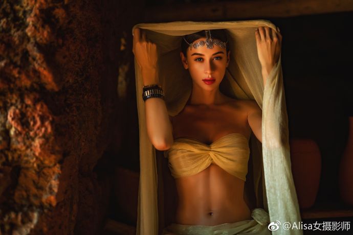 外国美女陶艺纱裙性感图库 8