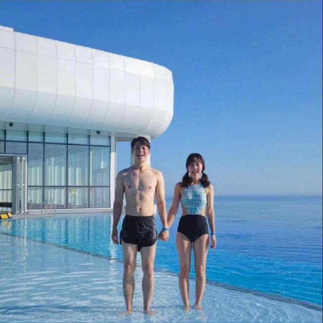 情侣拍照姿势_唯美情侣图片 4