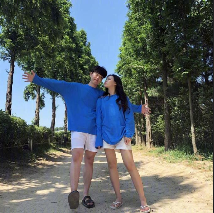 情侣拍照姿势_唯美情侣图片 26