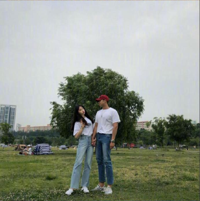 情侣拍照姿势_唯美情侣图片 32