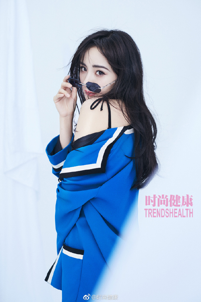 杨幂的图片_大眼美女明星杨幂时尚健康9月刊时尚 4