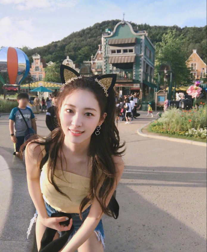 韩国小美女照片长卷发真好看 3