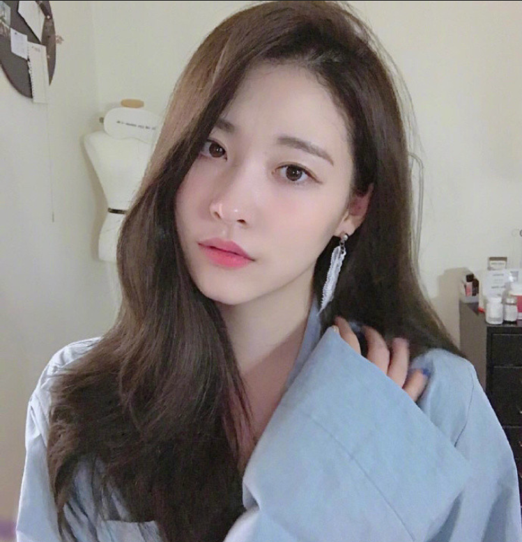 韩国小美女照片长卷发真好看 8