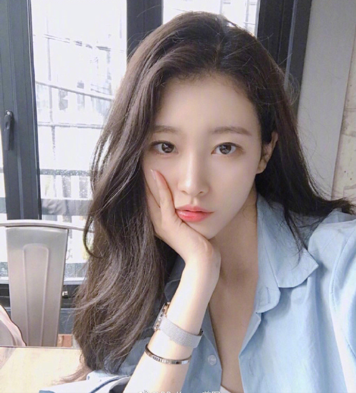 韩国小美女照片长卷发真好看 18