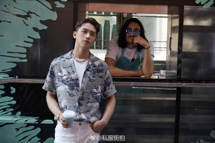 上海男孩许魏洲zz私服街拍 7