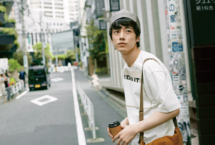 日本男明星帅哥坂口健太郎《周末画报》旅游周 2