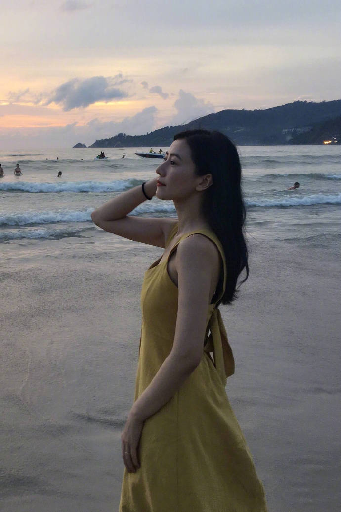大眼美女明星高圆圆黄色裙子青春图片 4