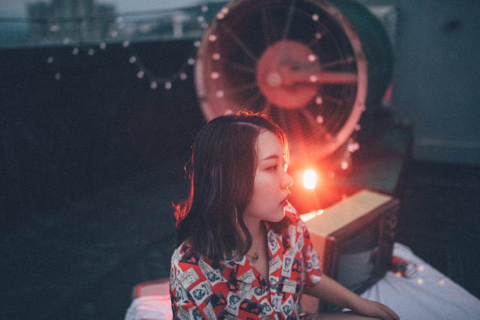 清纯美女屋顶唯美写真 2